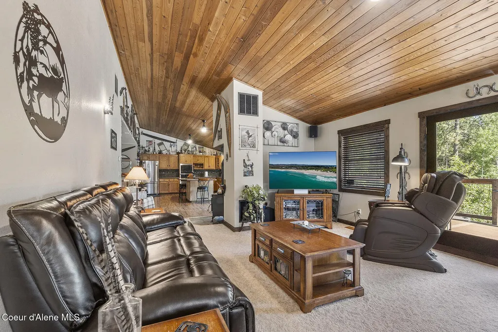 4684 E Wildlife Trail Hayden ID 83835