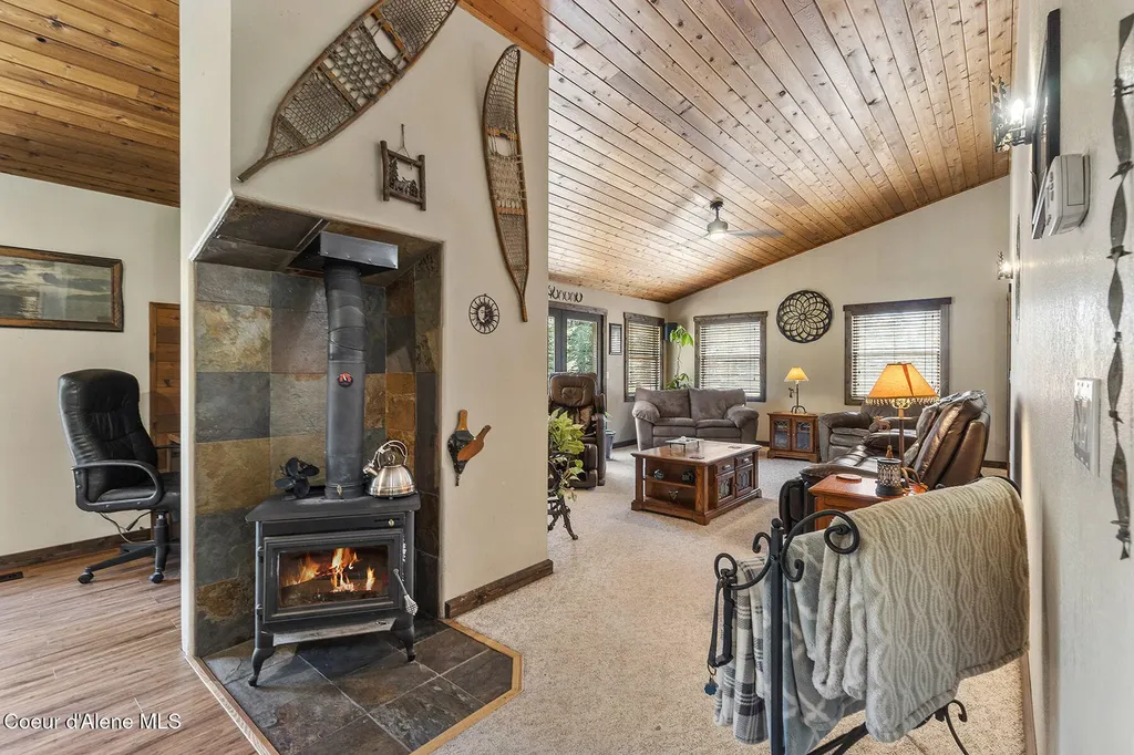 4684 E Wildlife Trail Hayden ID 83835