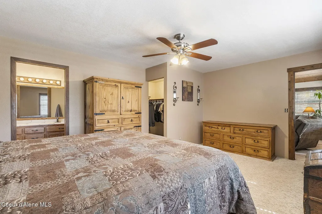 4684 E Wildlife Trail Hayden ID 83835