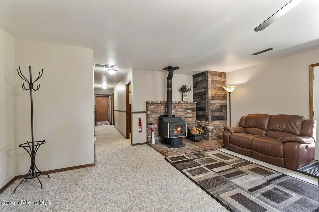 4684 E Wildlife Trail Hayden ID 83835
