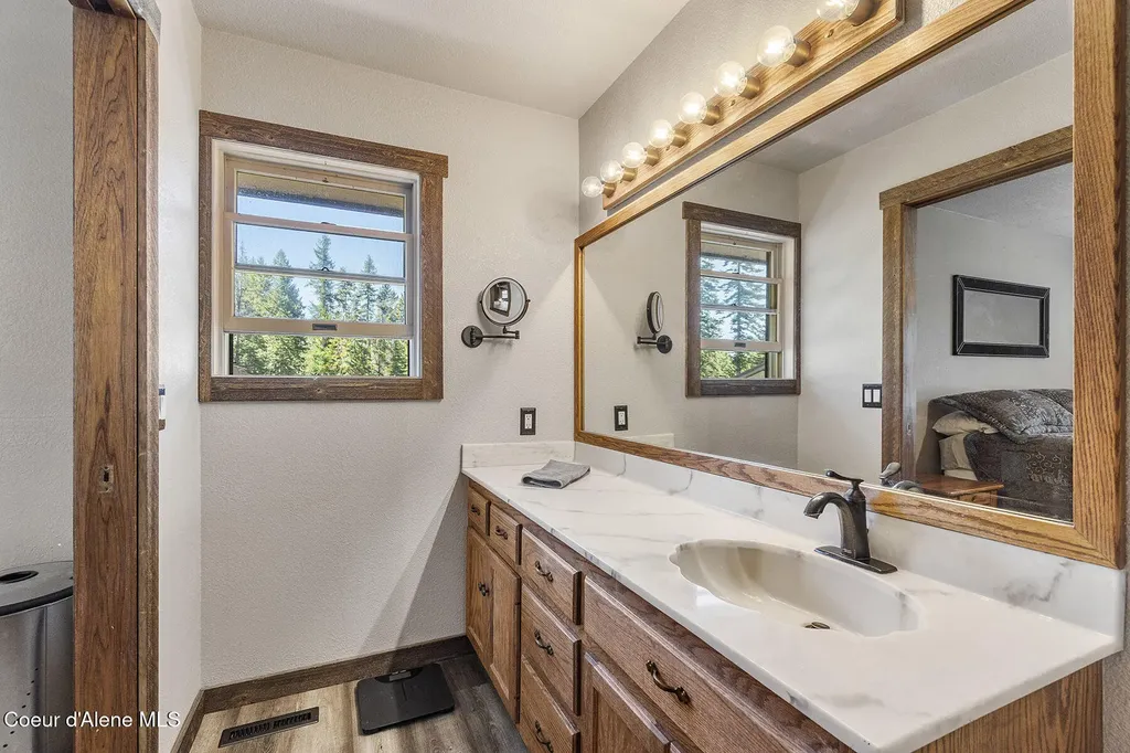 4684 E Wildlife Trail Hayden ID 83835
