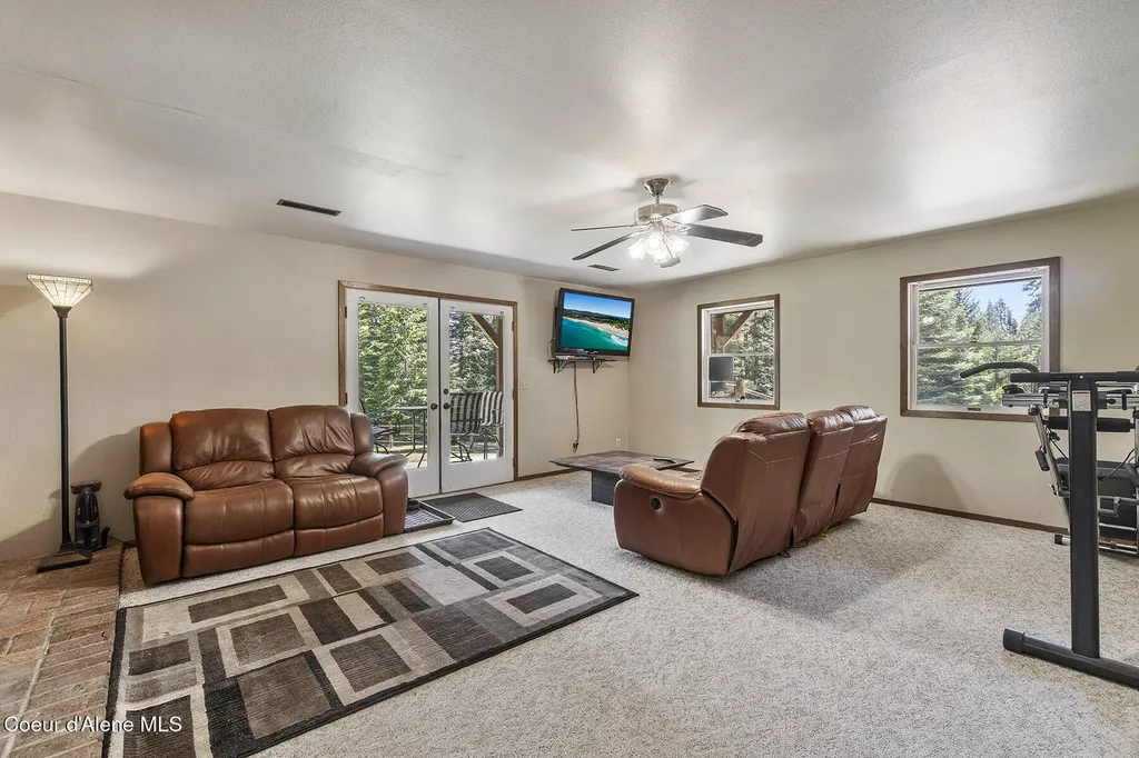 4684 E Wildlife Trail Hayden ID 83835