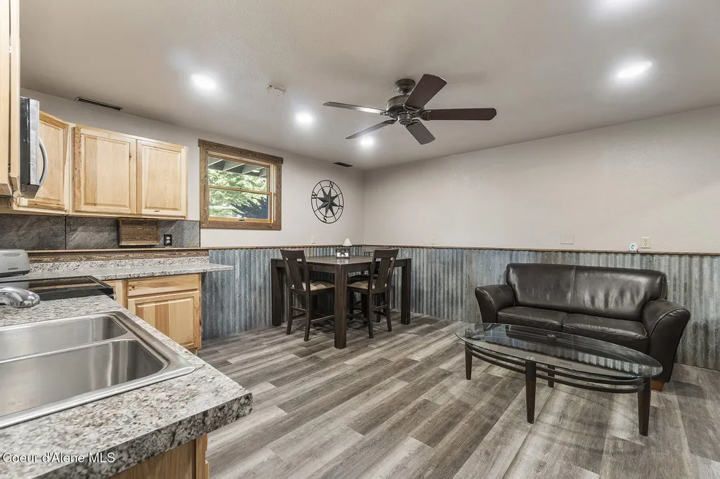 4684 E Wildlife Trail Hayden ID 83835