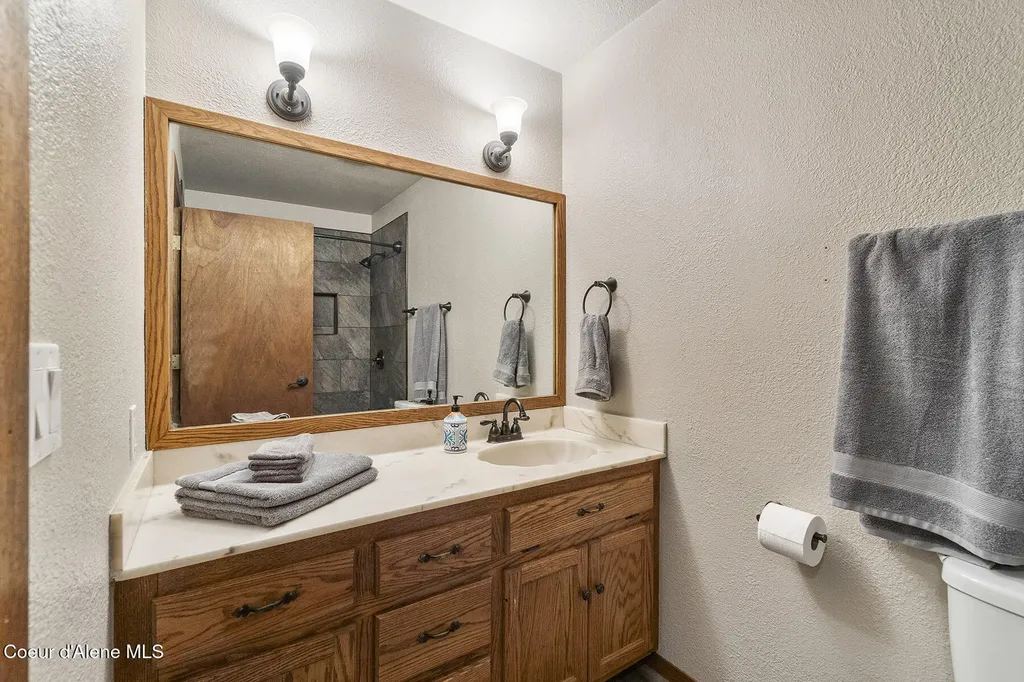 4684 E Wildlife Trail Hayden ID 83835