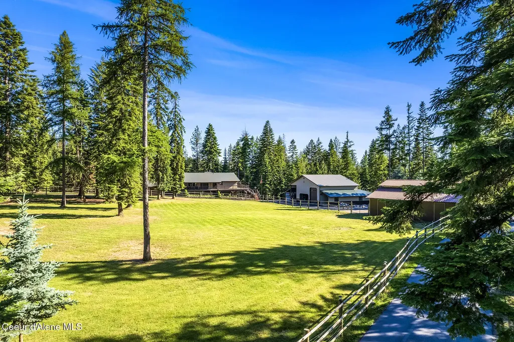 4684 E Wildlife Trail Hayden ID 83835