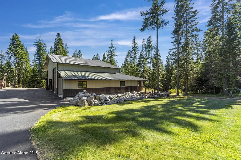 4684 E Wildlife Trail Hayden ID 83835
