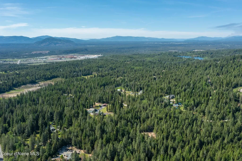 4684 E Wildlife Trail Hayden ID 83835