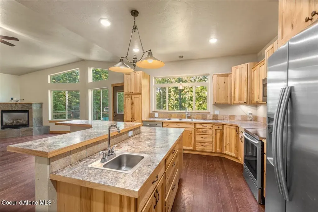 17727 S Bull Run Road Cataldo ID 83810