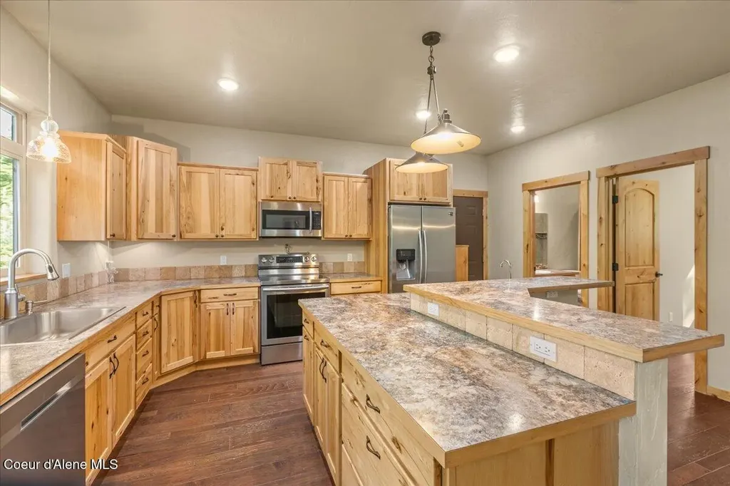 17727 S Bull Run Road Cataldo ID 83810