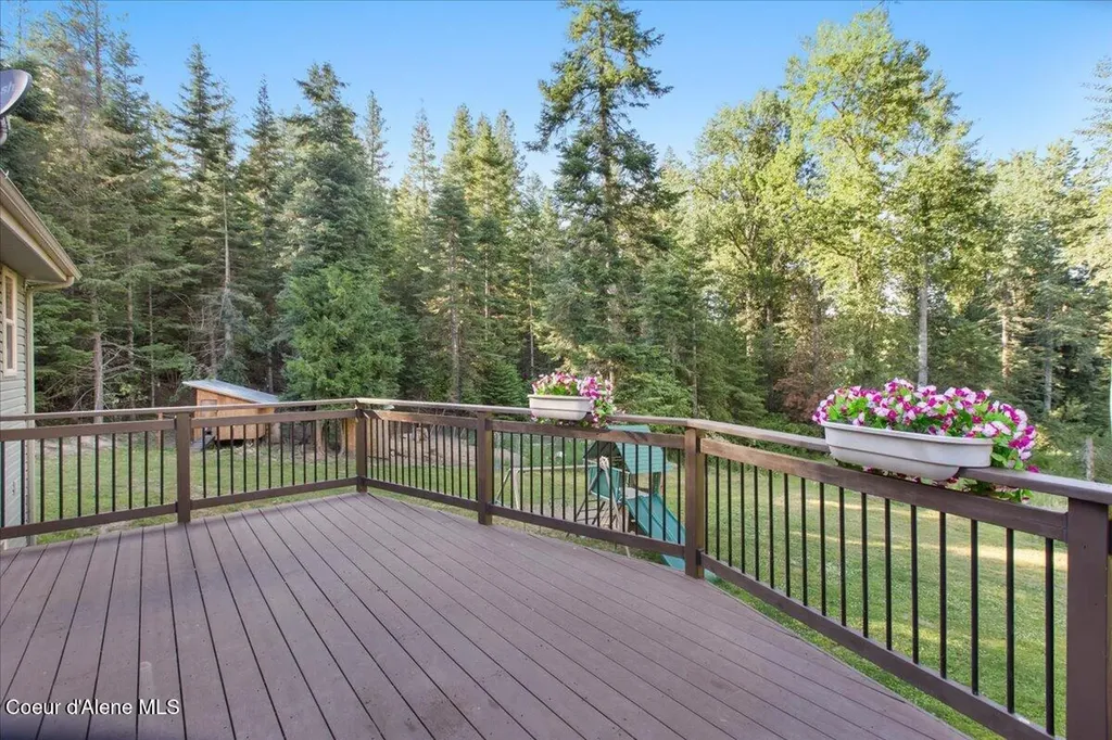 17727 S Bull Run Road Cataldo ID 83810