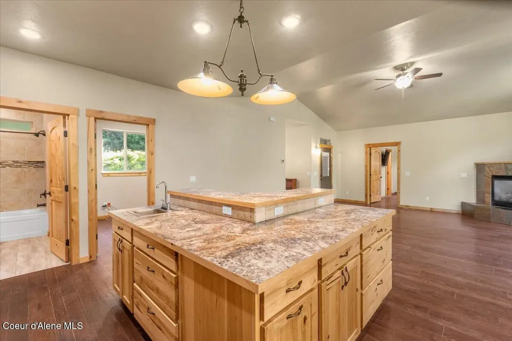 17727 S Bull Run Road Cataldo ID 83810