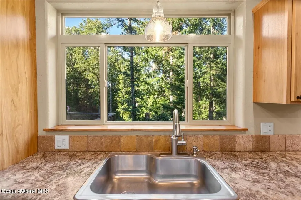 17727 S Bull Run Road Cataldo ID 83810