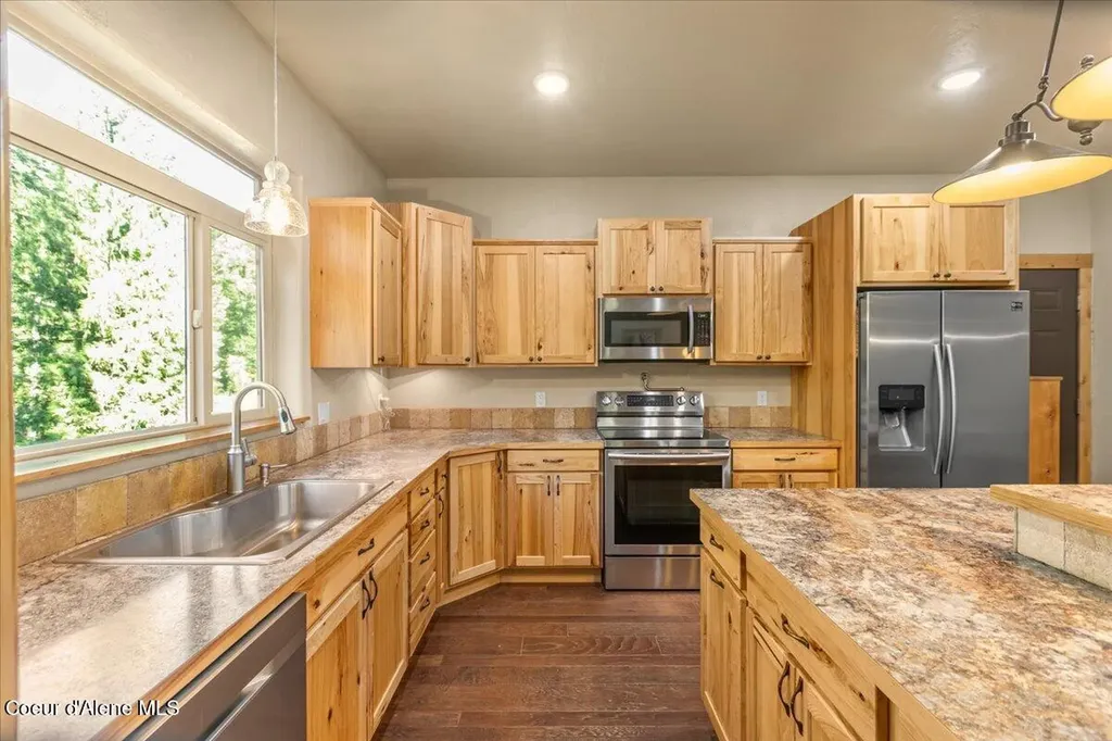17727 S Bull Run Road Cataldo ID 83810