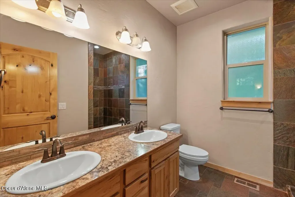 17727 S Bull Run Road Cataldo ID 83810