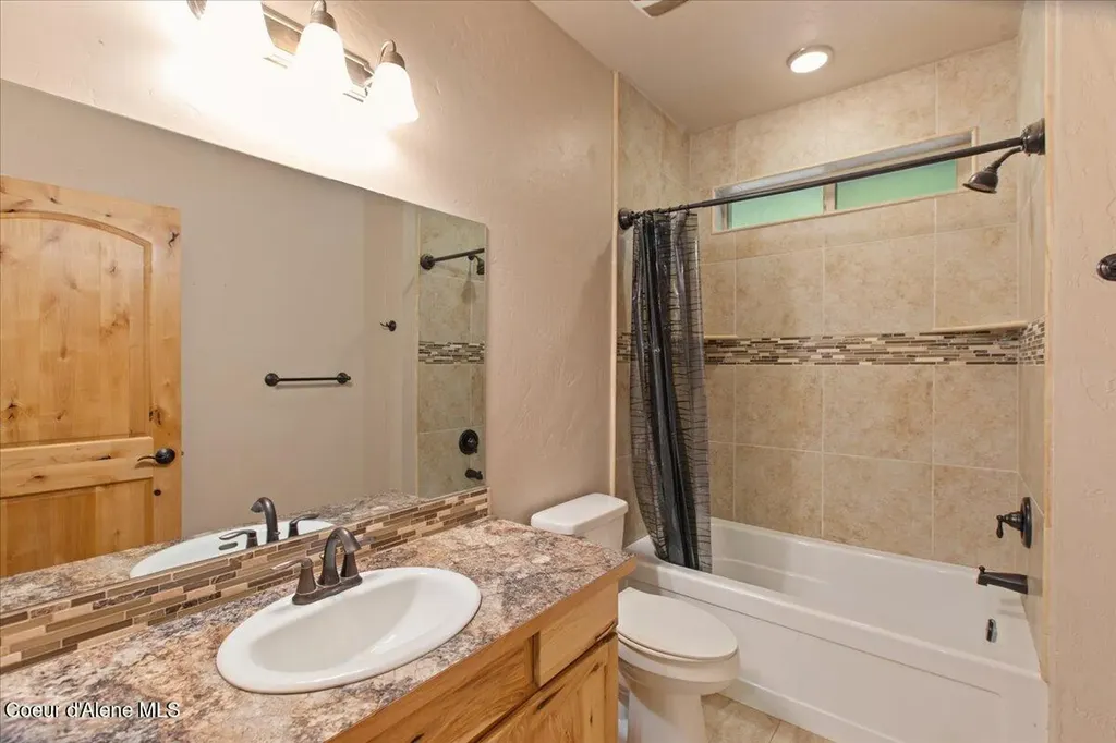 17727 S Bull Run Road Cataldo ID 83810