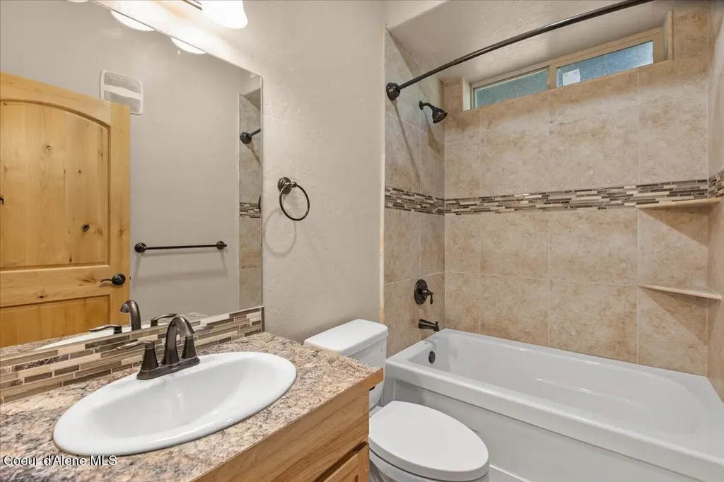17727 S Bull Run Road Cataldo ID 83810
