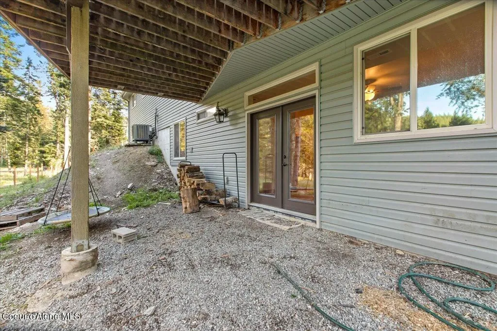17727 S Bull Run Road Cataldo ID 83810
