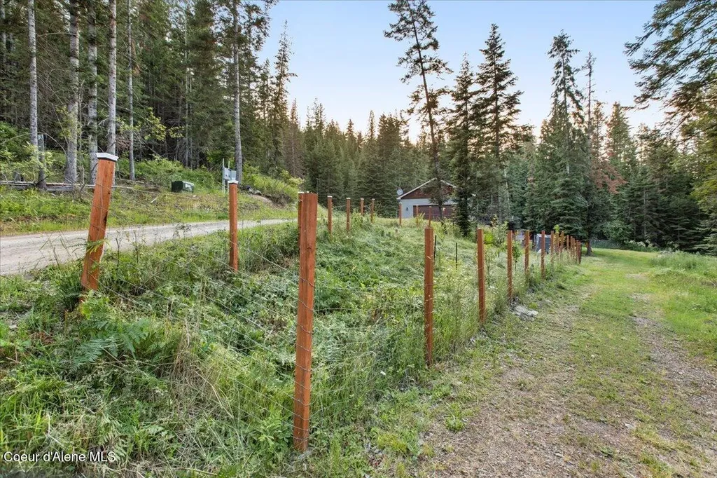 17727 S Bull Run Road Cataldo ID 83810