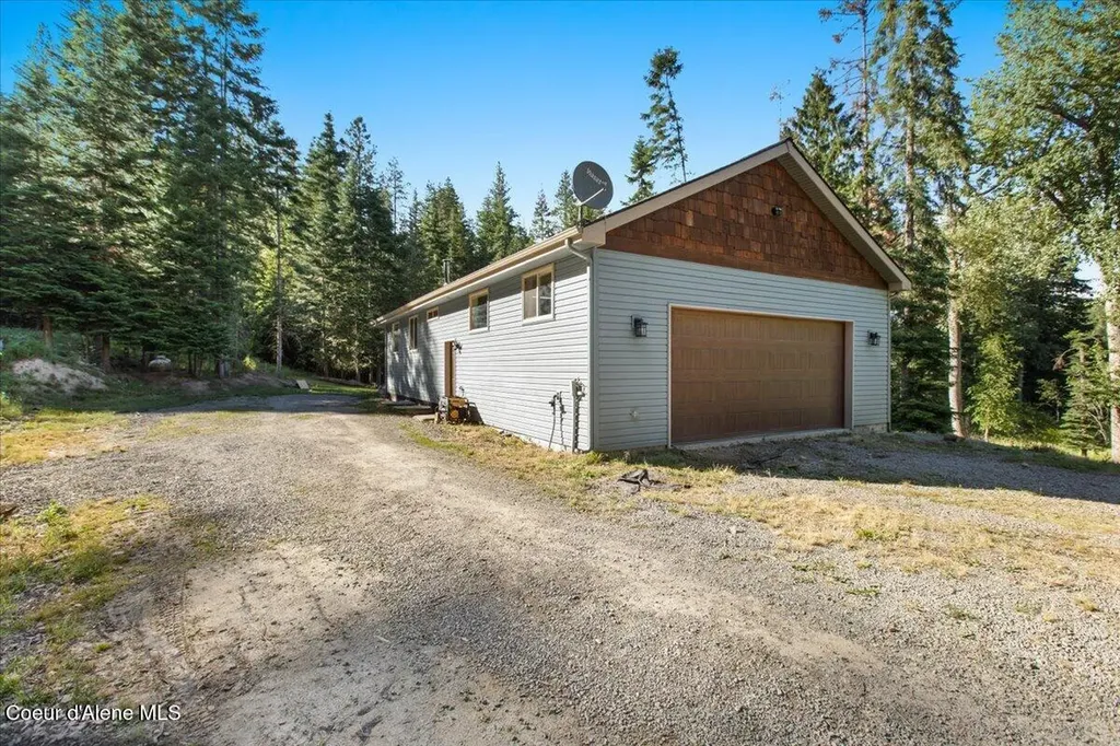 17727 S Bull Run Road Cataldo ID 83810