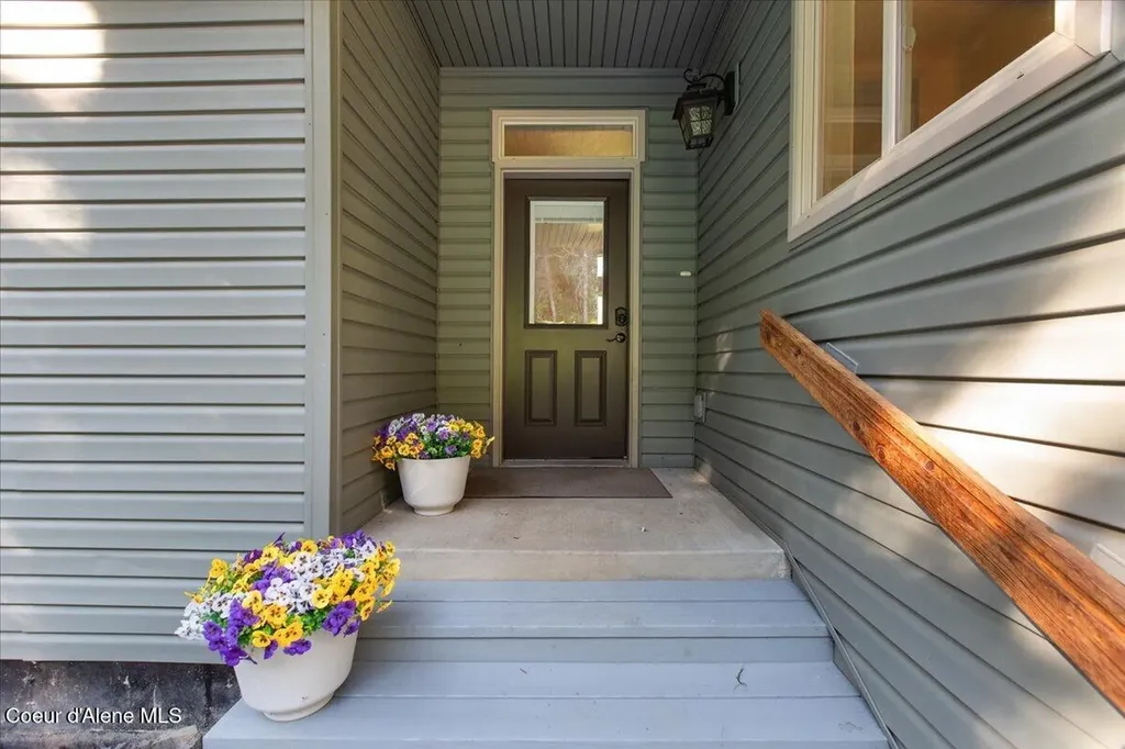 17727 S Bull Run Road Cataldo ID 83810