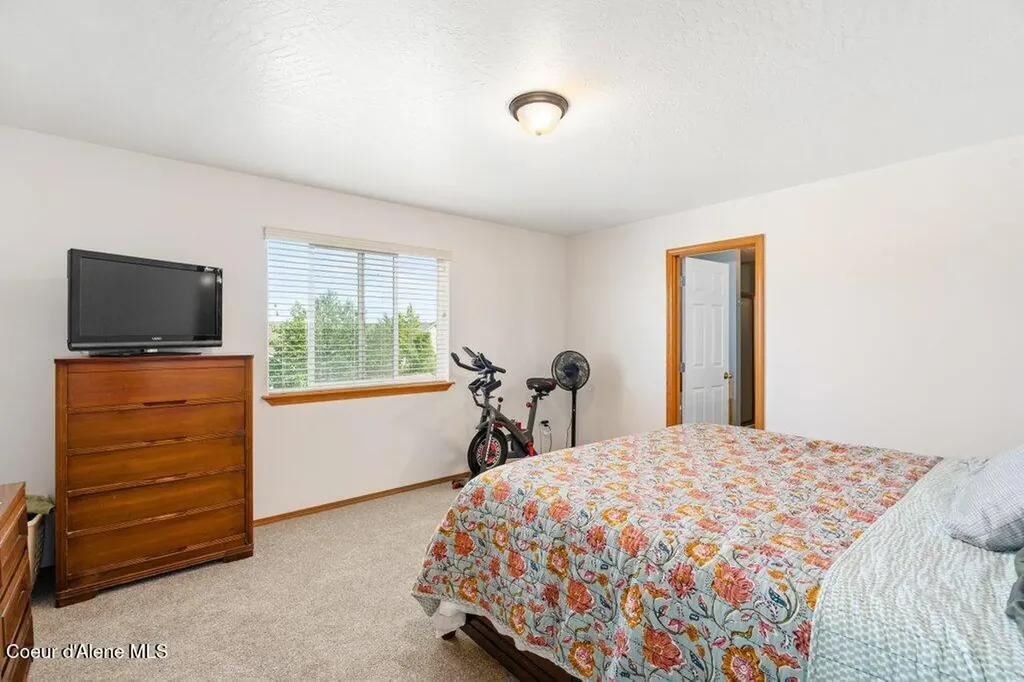 3050 E Thrush Drive Post Falls ID 83854