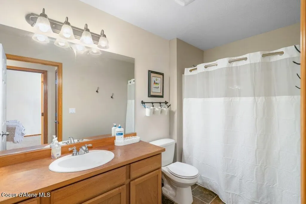 3050 E Thrush Drive Post Falls ID 83854