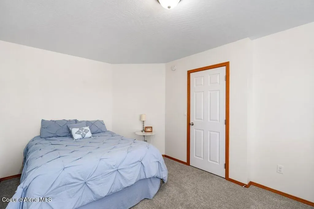 3050 E Thrush Drive Post Falls ID 83854