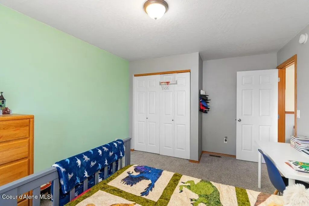 3050 E Thrush Drive Post Falls ID 83854