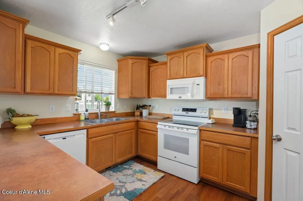 3050 E Thrush Drive Post Falls ID 83854