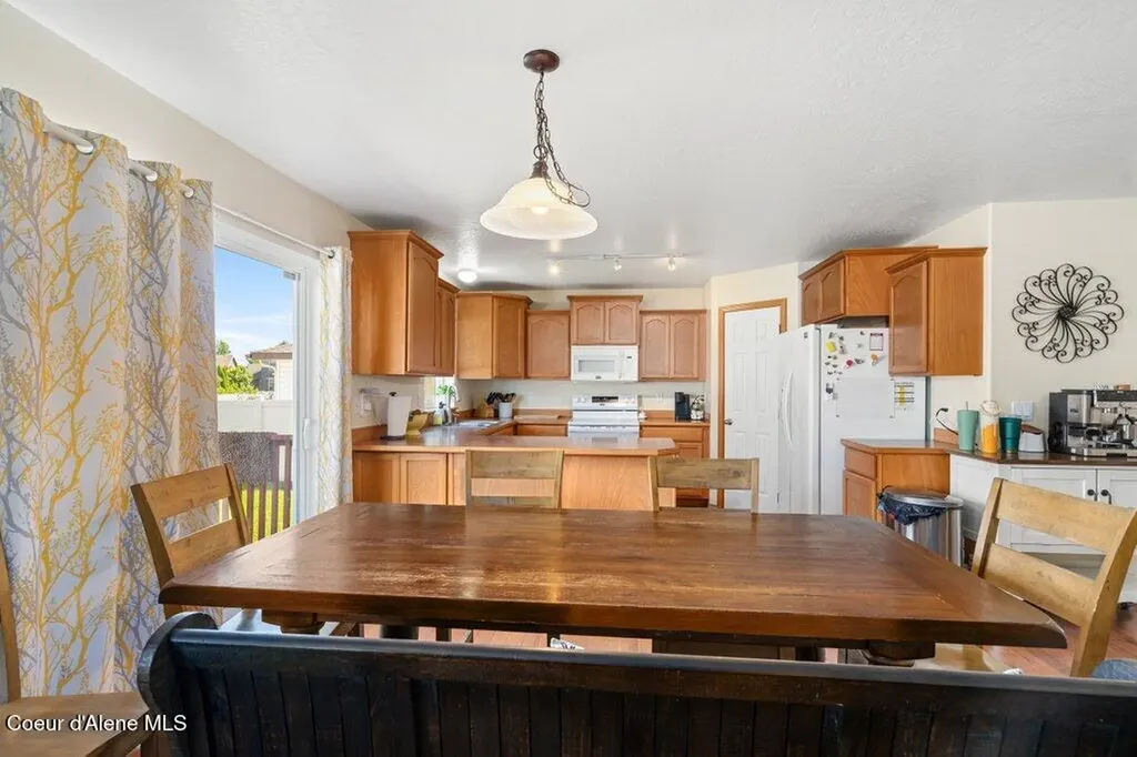 3050 E Thrush Drive Post Falls ID 83854