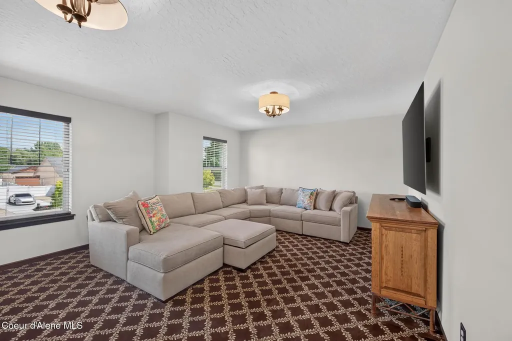 1658 W Boyles Avenue Hayden ID 83835