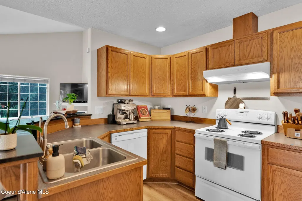 1317 N Forsythia Circle Post Falls ID 83854