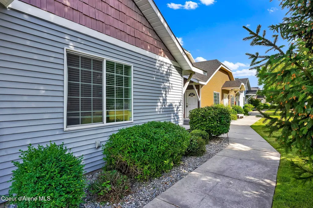 1317 N Forsythia Circle Post Falls ID 83854