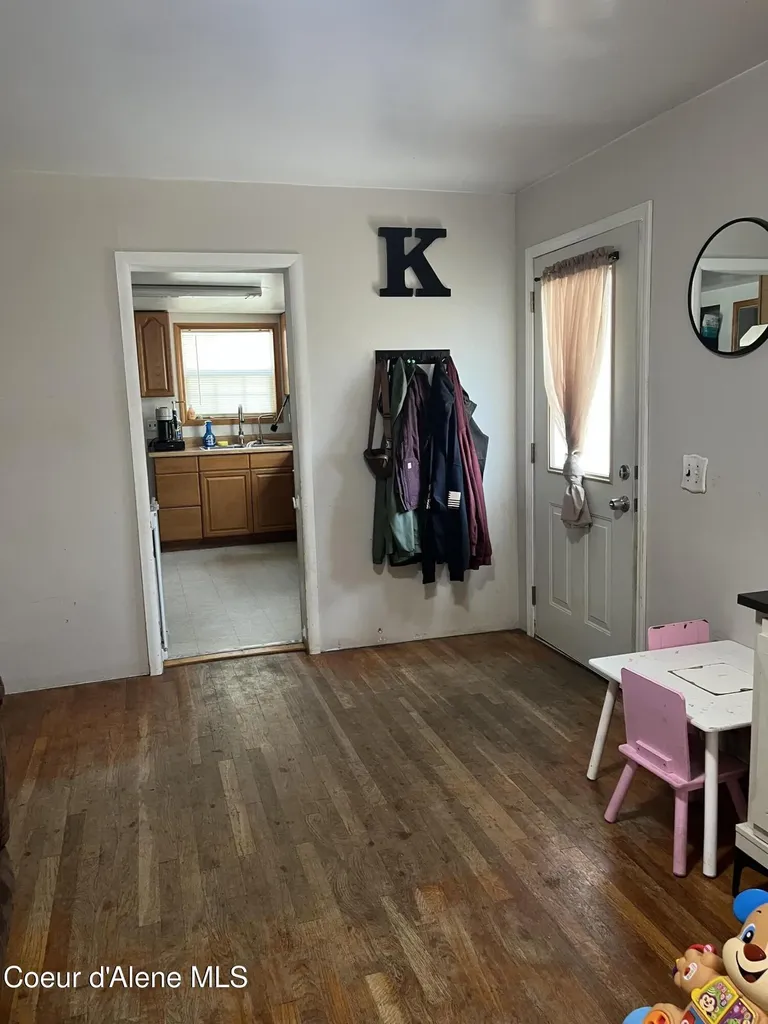 112 E 1st Avenue Smelterville ID 83868