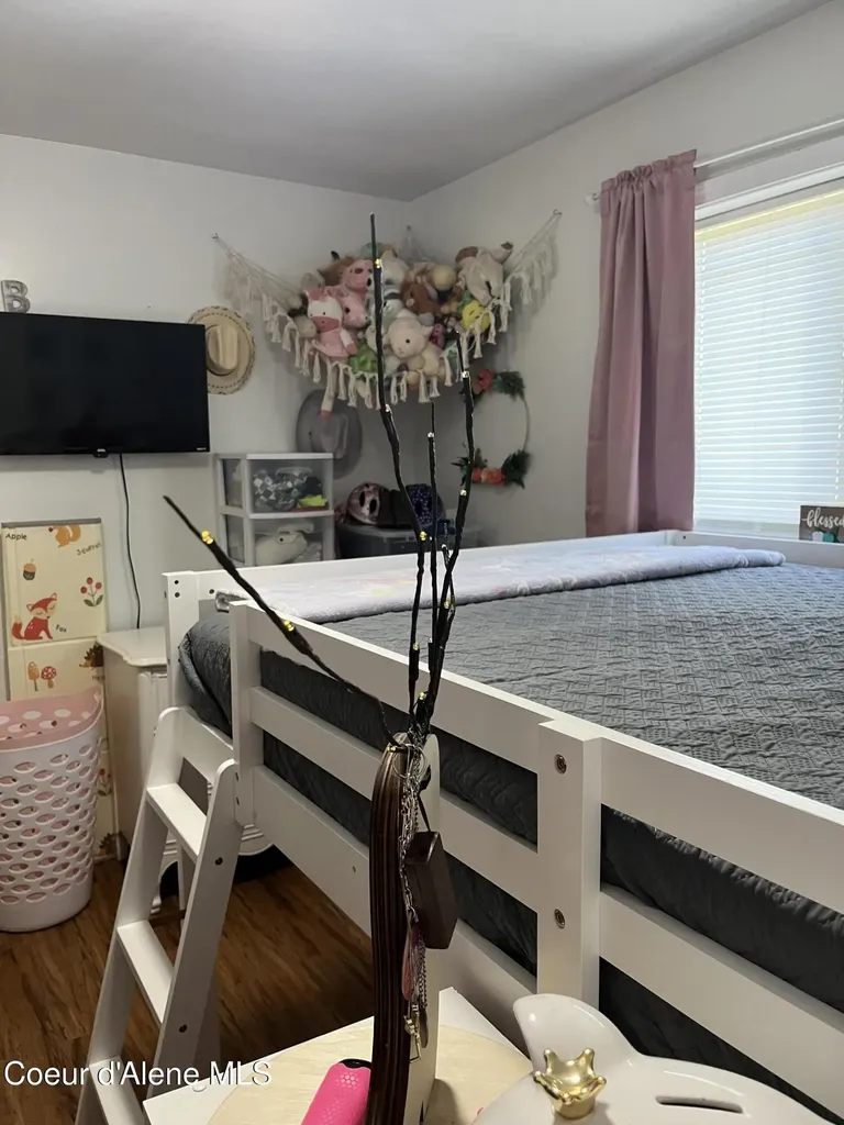 112 E 1st Avenue Smelterville ID 83868