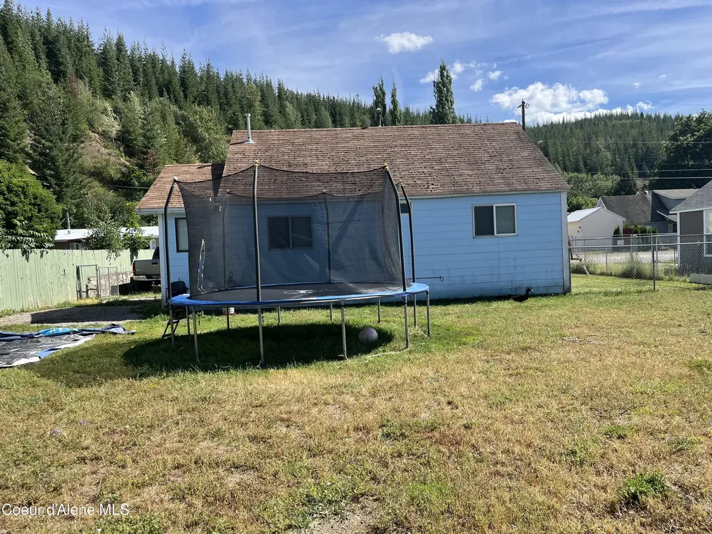 112 E 1st Avenue Smelterville ID 83868