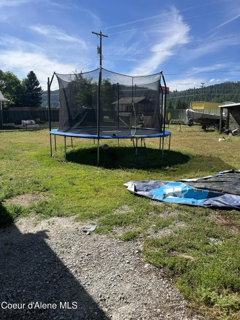 112 E 1st Avenue Smelterville ID 83868