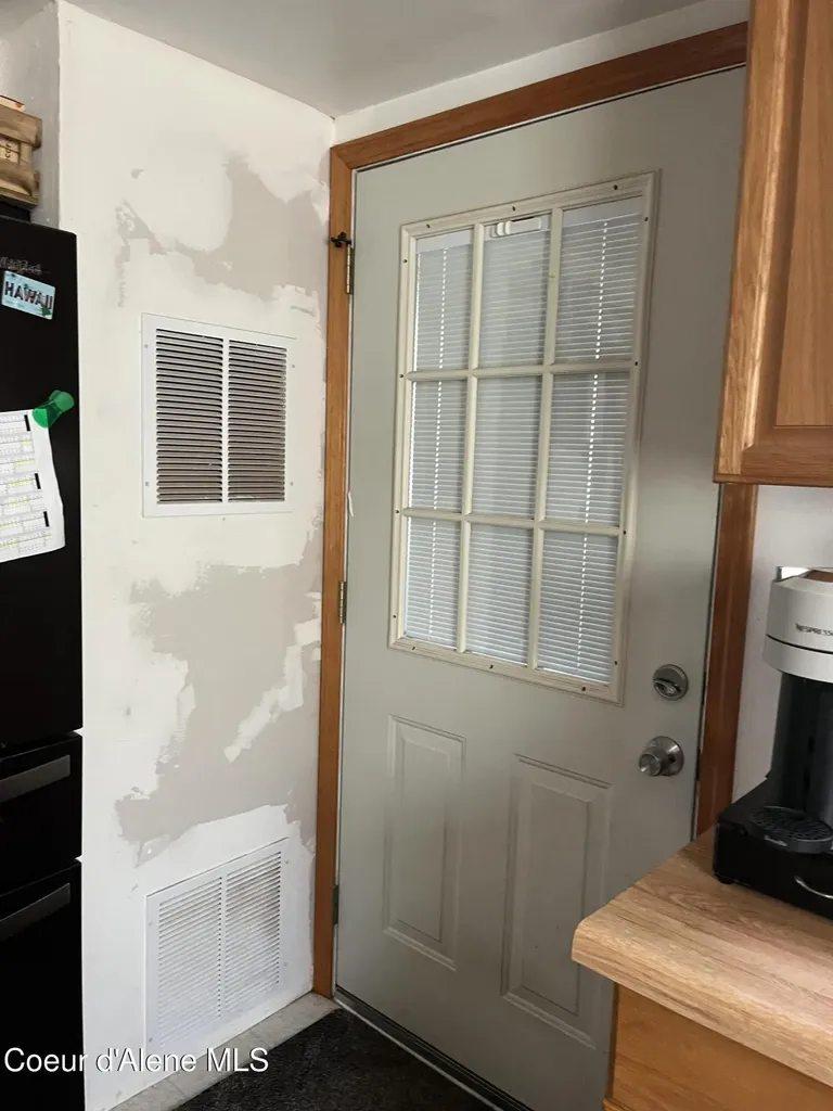 112 E 1st Avenue Smelterville ID 83868