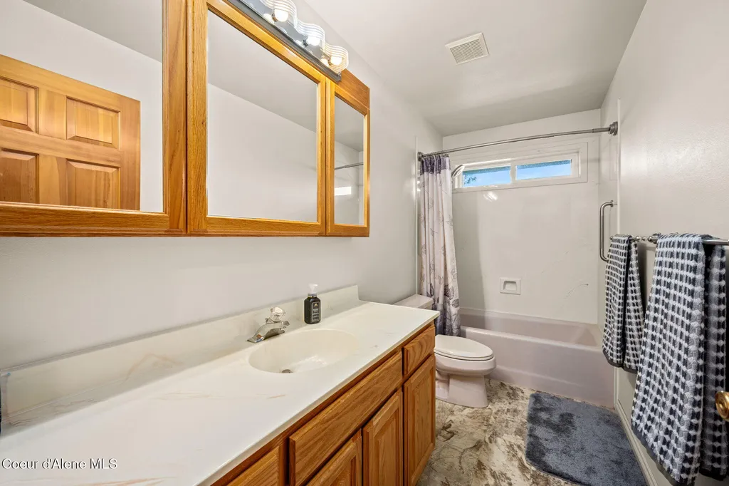 5231 E River Place Post Falls ID 83854