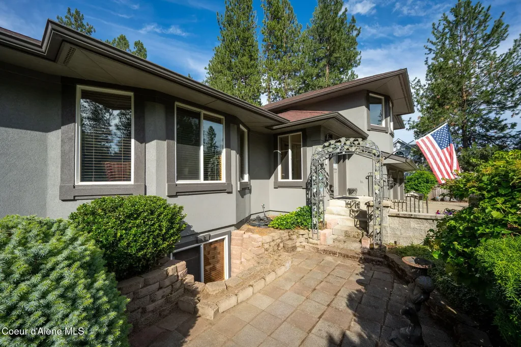 5231 E River Place Post Falls ID 83854