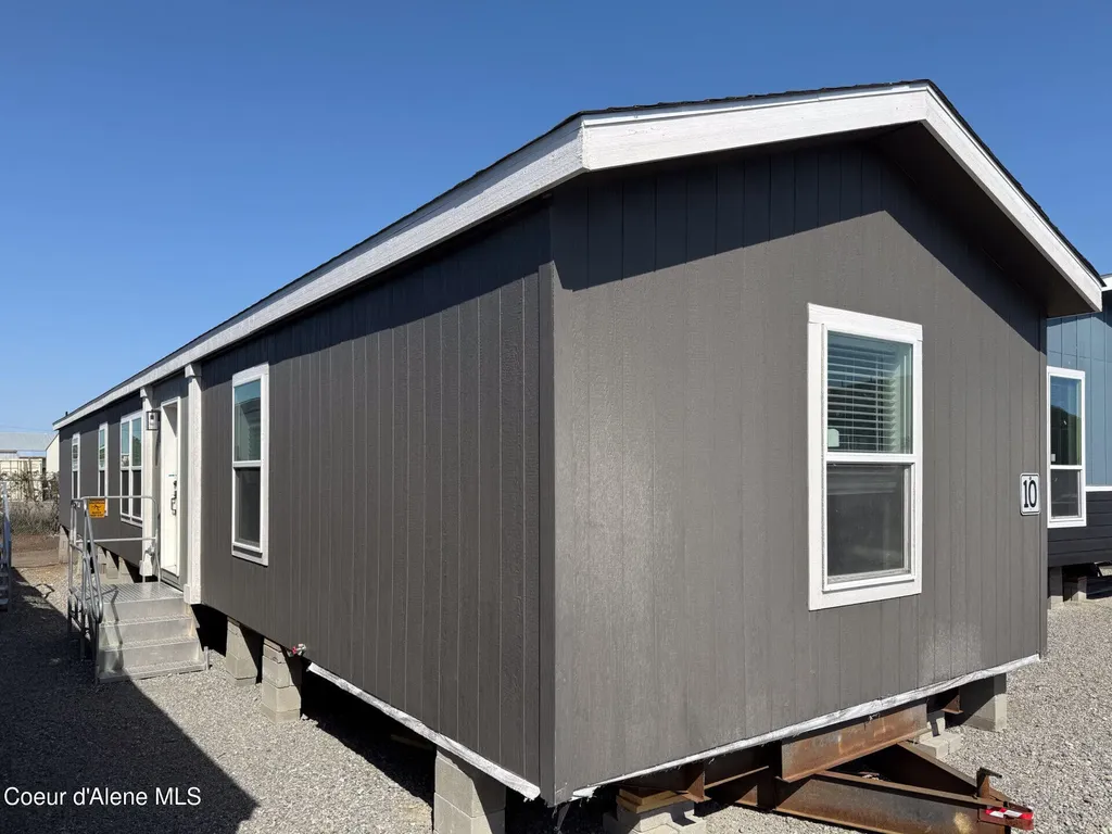 195 Davis Road Sagle ID 83860