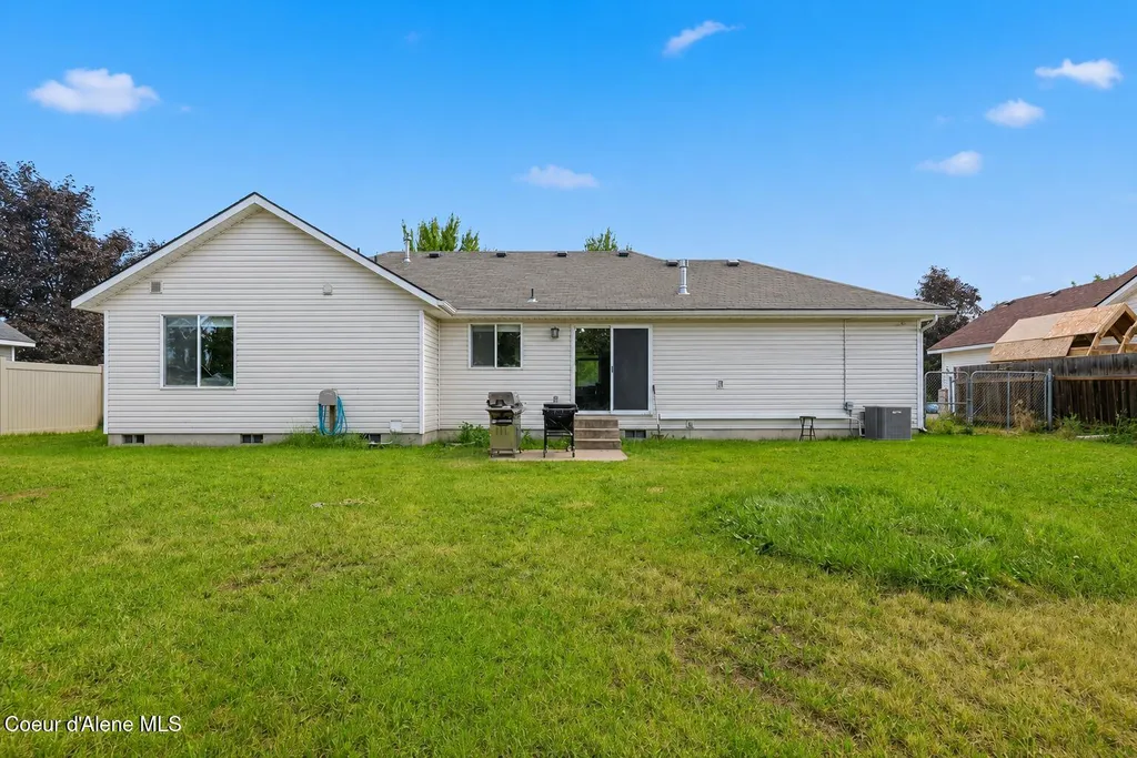 7443 W Macaw Lane Rathdrum ID 83858