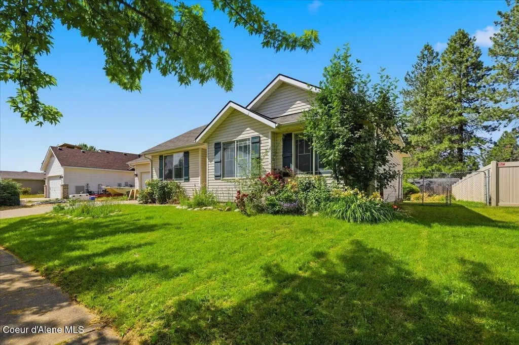 7443 W Macaw Lane Rathdrum ID 83858