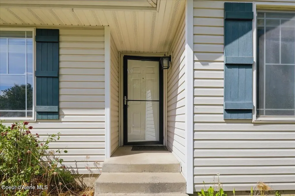 7443 W Macaw Lane Rathdrum ID 83858