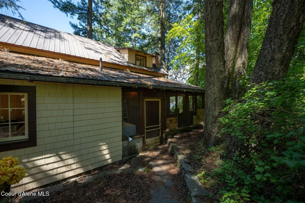 30515 N Osprey Road Spirit Lake ID 83869