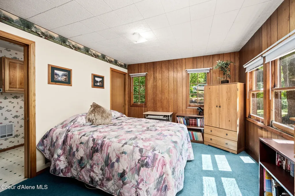 30515 N Osprey Road Spirit Lake ID 83869