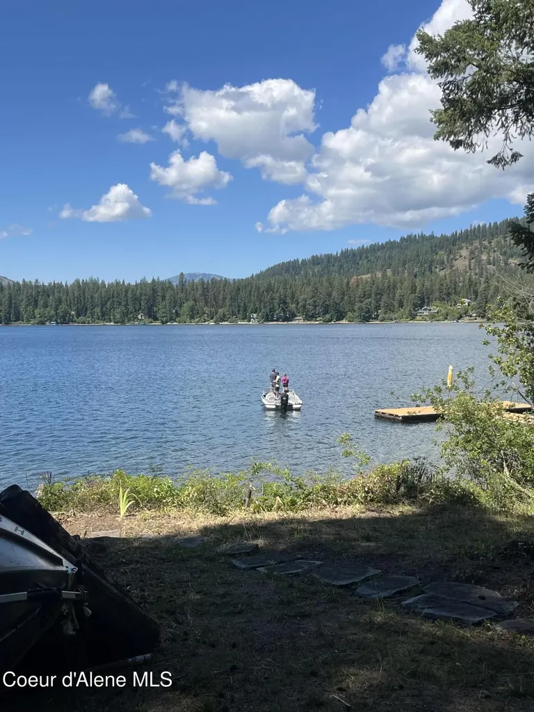 30515 N Osprey Road Spirit Lake ID 83869