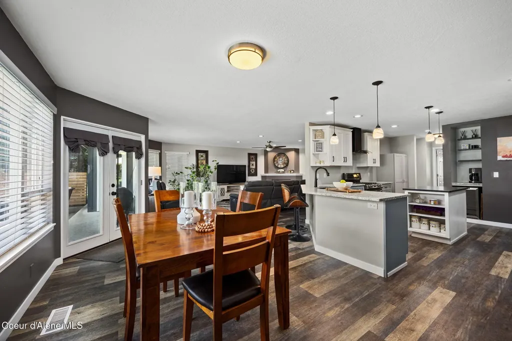 6928 N 4th Street Dalton Gardens ID 83815