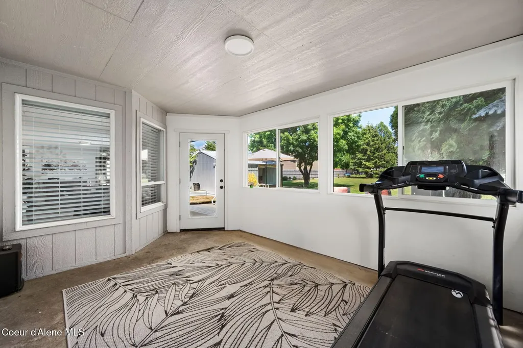 6928 N 4th Street Dalton Gardens ID 83815
