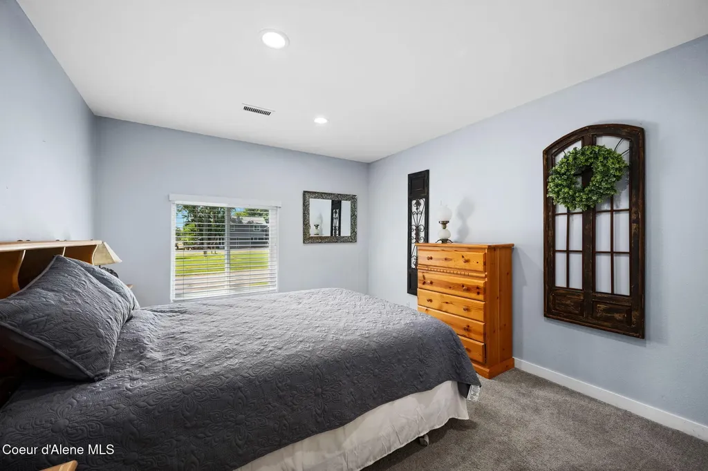 6928 N 4th Street Dalton Gardens ID 83815
